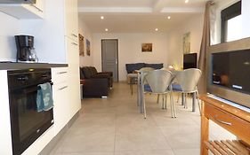 Saëns 01-T2-terrasse avec garage privé optionnel-Centre historique et plages à 16km !