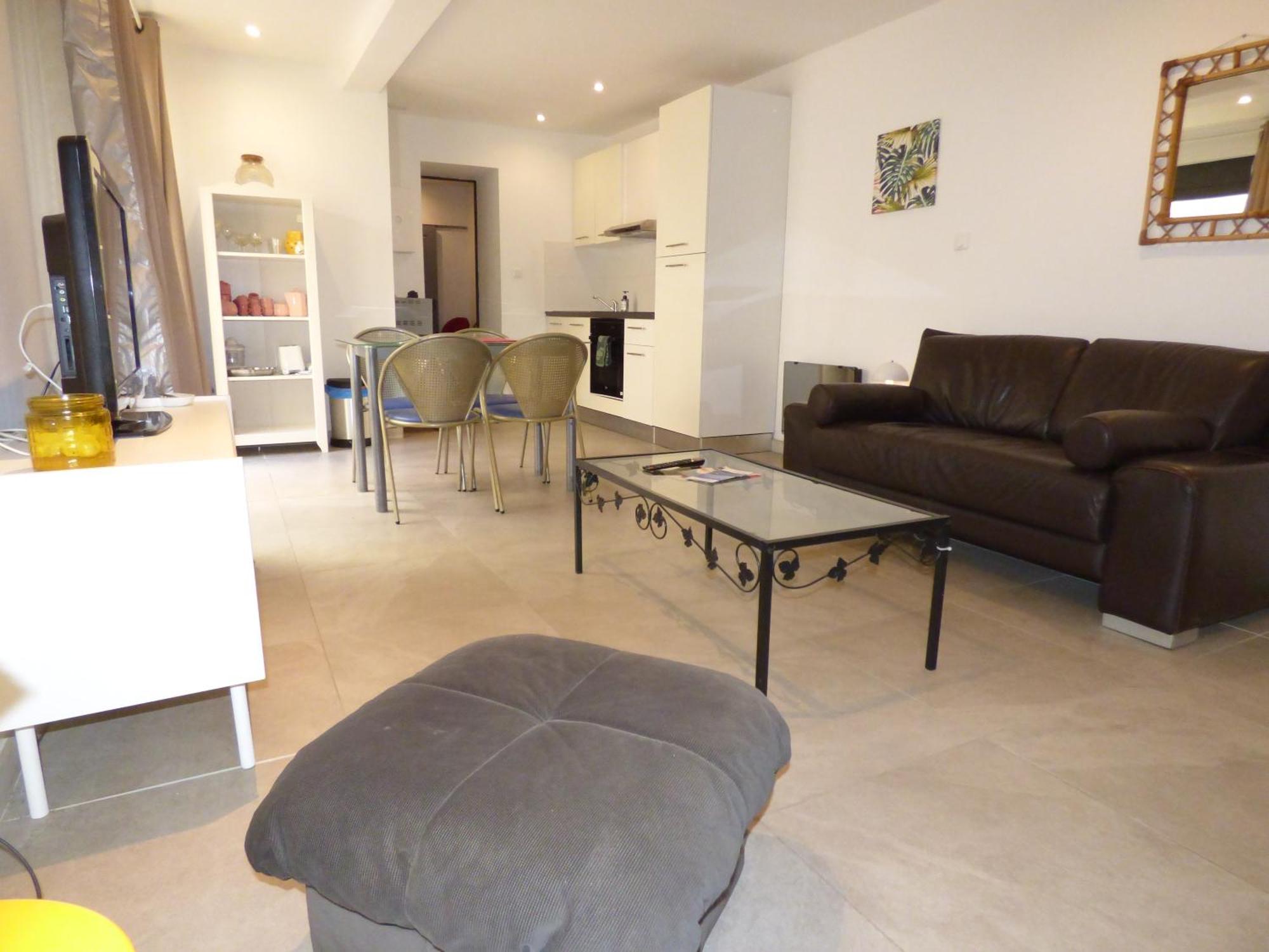 Saëns 01-T2-terrasse avec garage privé optionnel-Centre historique et plages à 16km ! Béziers Extérieur photo