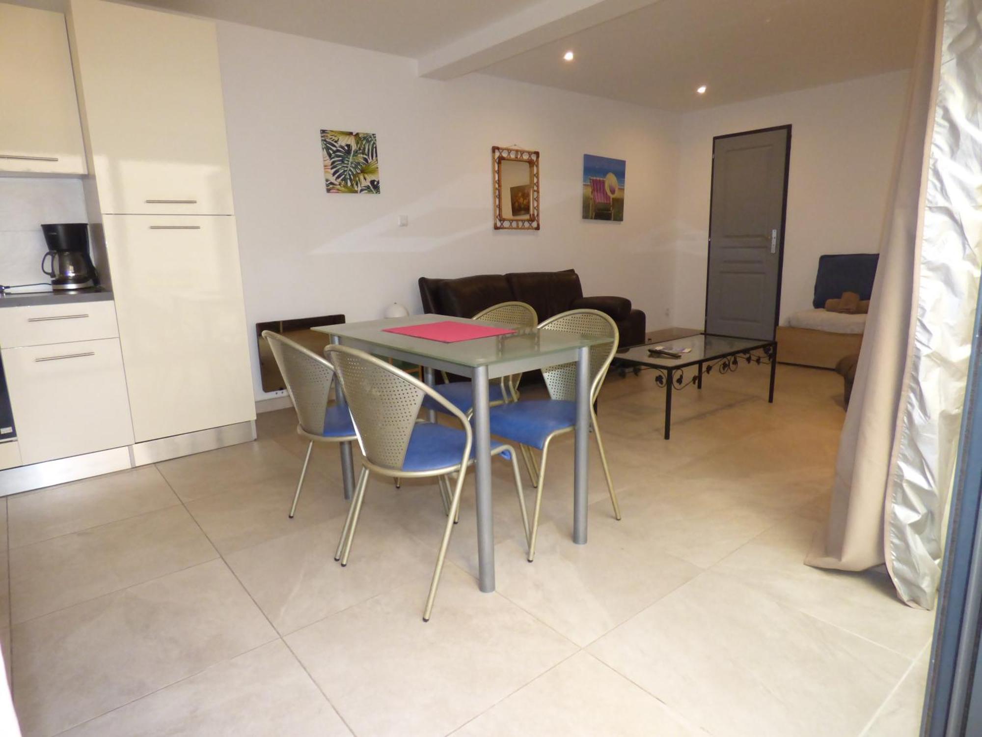 Saëns 01-T2-terrasse avec garage privé optionnel-Centre historique et plages à 16km ! Béziers Extérieur photo
